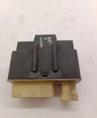 Peugeot 308 Glow plug pre-heat relay 18010953
