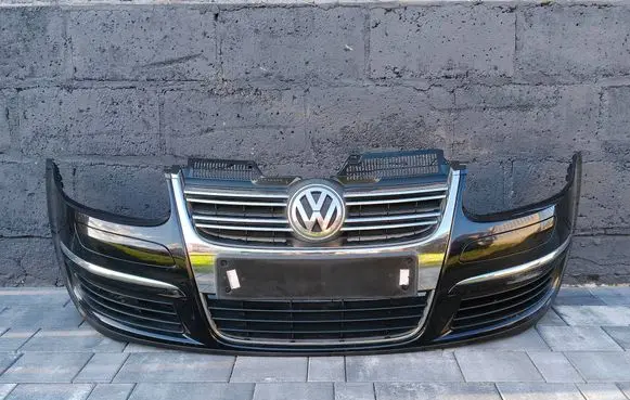 Volkswagen Golf V Front bumper 1K0807221D