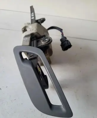 Audi A5 Seat belt adjustment motor 8W7857760