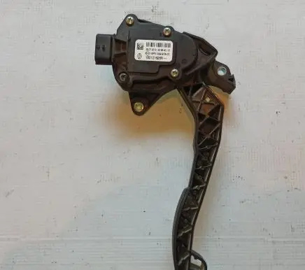 Renault Master III Accelerator throttle pedal 180101626R