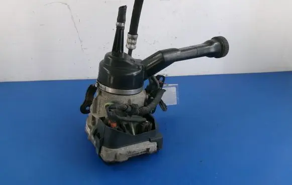 Peugeot 308 Power steering pump 9684979180