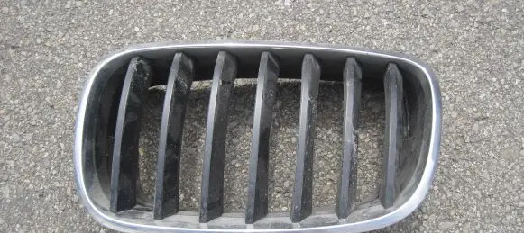 BMW X5 E70 Front bumper upper radiator grill 7171395