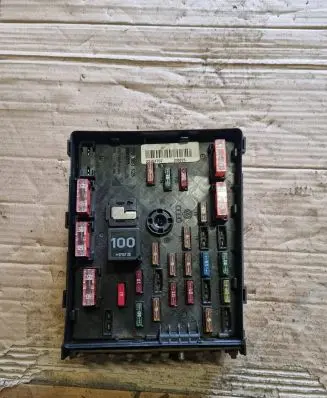 Volkswagen PASSAT B6 Fuse module 23104707 20026