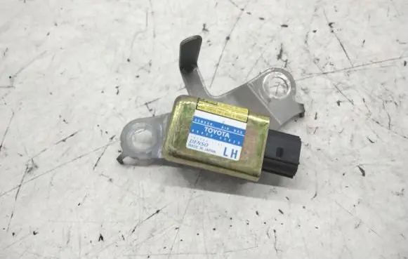 Toyota RAV 4 (XA20) Airbag deployment crash/impact sensor 8983042020