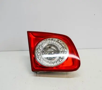 Volkswagen Jetta V Tailgate rear/tail lights 1K5945093