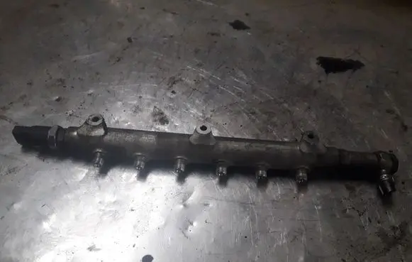 Volvo S60 Fuel main line pipe