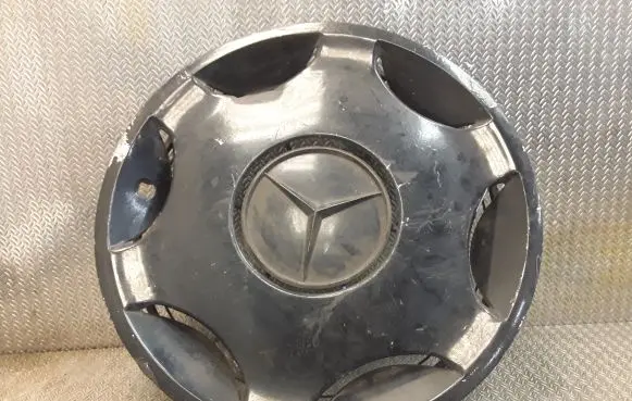 Mercedes-Benz C W202 R20 wheel hub/cap/trim 2024010024 A2024010024
