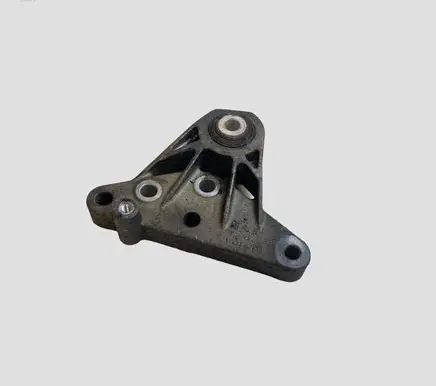 Volvo V70 Engine mount bracket 31262936