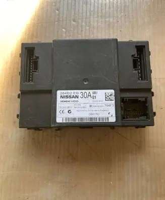 Nissan Navara Comfort/convenience module 284B2EB30A 5WK48922 DB01752