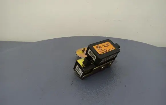 Audi A3 S3 8L ESP acceleration yaw rate sensor 1J0907657B