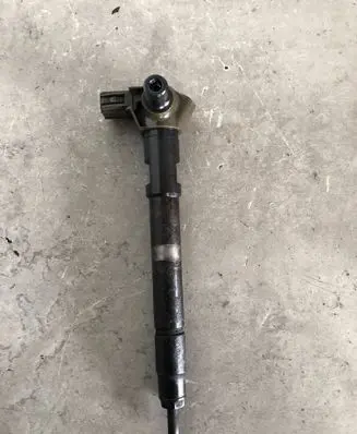Hyundai H-1, Starex, Satellite Fuel injector 338004A900