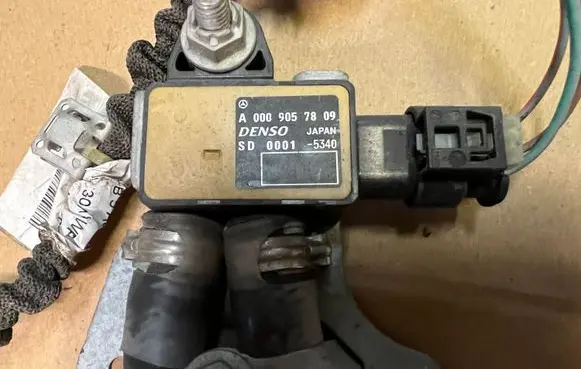Mercedes-Benz GLC X253 C253 Exhaust gas pressure sensor A0009057809 2535409127