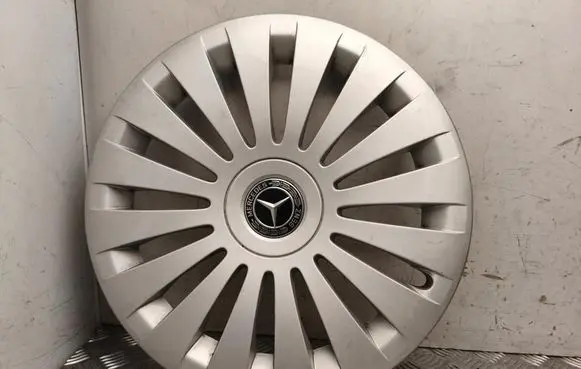 Mercedes-Benz Vito Viano W447 R17 wheel hub/cap/trim A4474001000