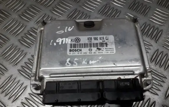 Volkswagen Golf IV Engine control unit/module 038906019cj 0281010302