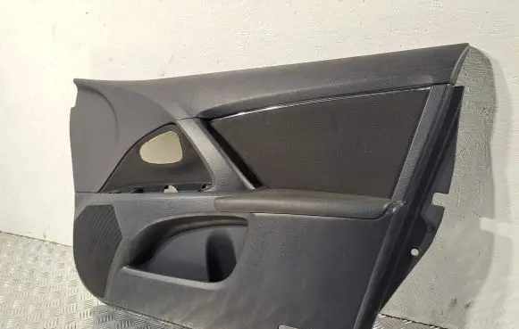 Toyota Avensis T270 Front door card panel trim 6761005660C2 6773705011