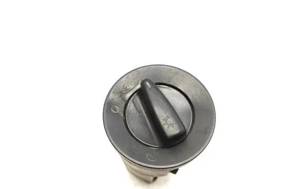 Volkswagen Golf IV Light switch 1C0941531A