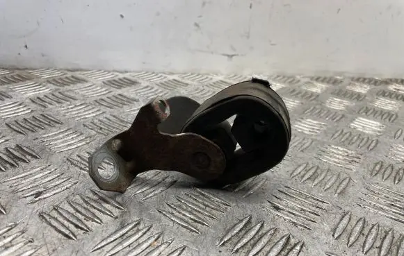 Audi A6 S6 C7 4G Muffler mount bracket/holder 8D0253147G