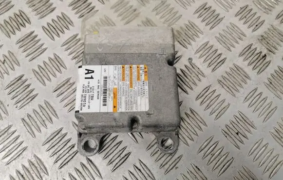 Toyota Avensis T270 Airbag control unit/module 8917005390