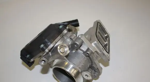 Audi A4 S4 B9 Throttle valve 04L128063T