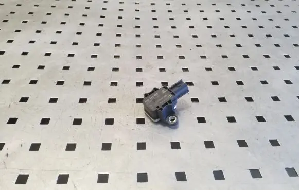 Audi TT TTS Mk2 Airbag deployment crash/impact sensor 8P0955557