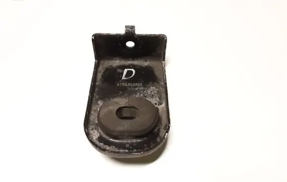 Radiator mount bracket