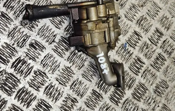 Mercedes-Benz A W169 Oil pump a2661810601