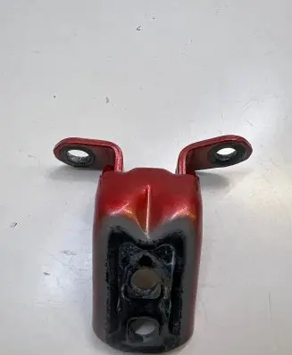 Renault Kadjar Front door lower hinge 
