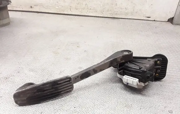 Volvo V70 Accelerator throttle pedal 6PV00853712 30683516