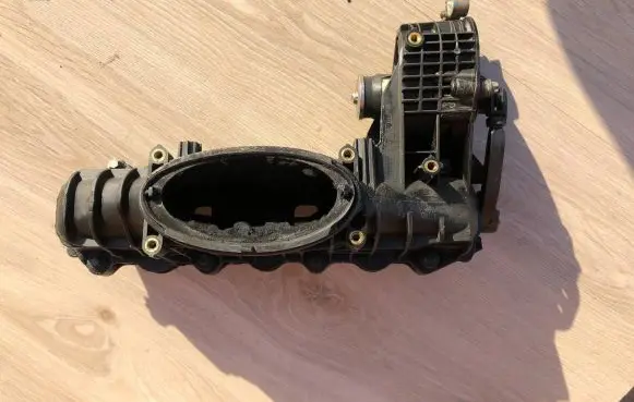 Mercedes-Benz E W212 Intake manifold A6510900037 6510900037