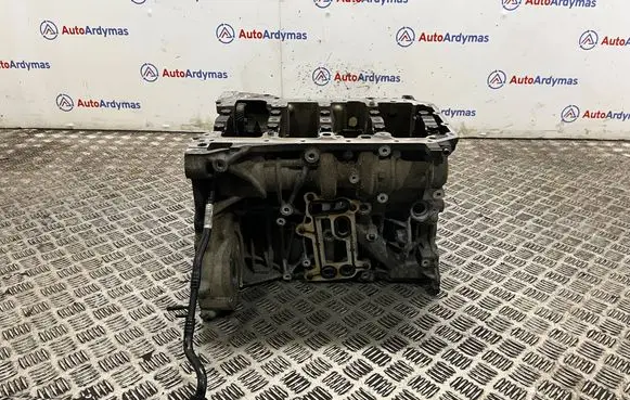 BMW 1 E82 E88 Engine block 2285305 11112285305