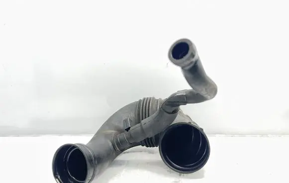 Mercedes-Benz C W203 Turbo air intake inlet pipe/hose A6460940297