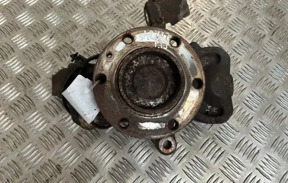 Mercedes-Benz Sprinter W906 Front wheel hub