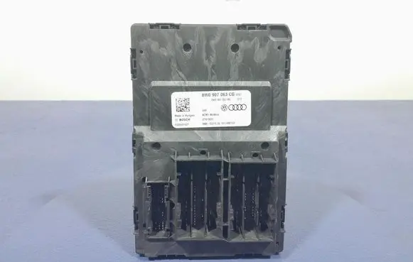 Audi Q7 4L Comfort/convenience module 8W0907063CG