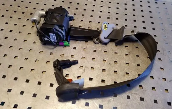 Opel Antara Front seatbelt