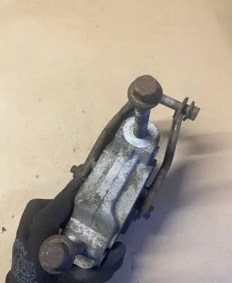 Volvo S80 Engine mount bracket TR8070M10
