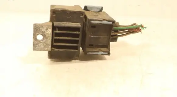Opel Movano B Glow plug pre-heat relay 110678071R