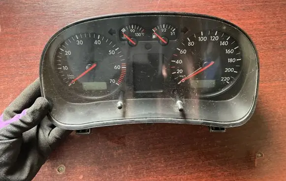 Volkswagen Golf IV Speedometer (instrument cluster) 1J0919881