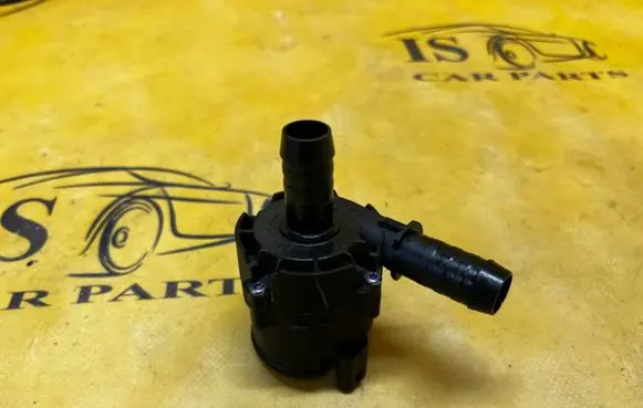 Ford Explorer VI Water pump L1M318D473FCB