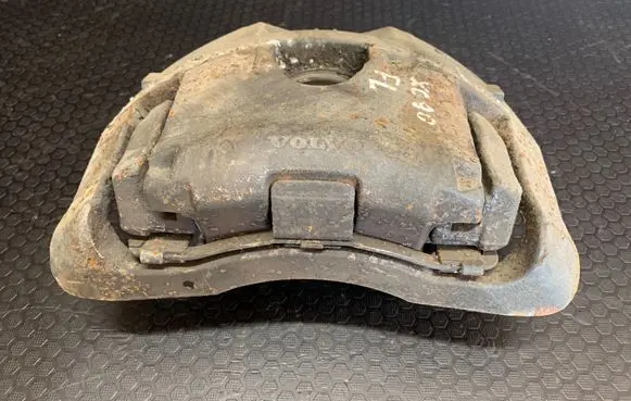 Volvo XC90 Front brake caliper 30636354