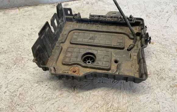 Battery bracket