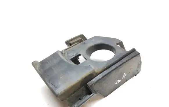 Front bumper mounting bracket