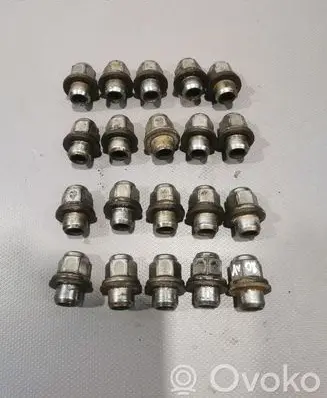 Toyota Avensis T250 Nuts/bolts 