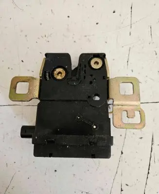 Mini One - Cooper R50 - 53 Tailgate/trunk/boot lock/catch/latch