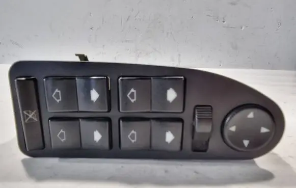 BMW 7 E38 Quarter vent window switch 61318360885 110187 03725030