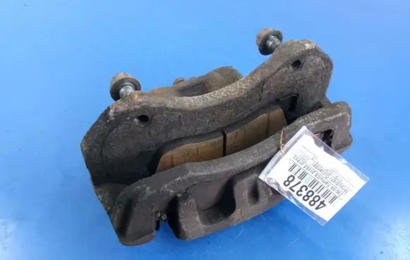 Mitsubishi Outlander Front brake caliper
