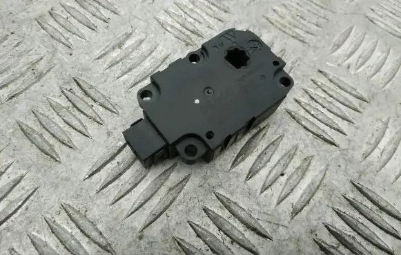 Audi A8 S8 D4 4H Intake manifold valve actuator/motor CZ1139300854 ZBAT0045D06AT
