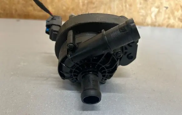 Renault Arkana Electric auxiliary coolant/water pump 210111061R