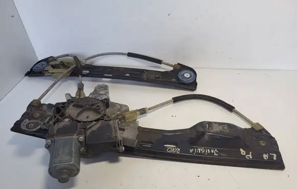 Opel Insignia A Front door electric window regulator 966432
