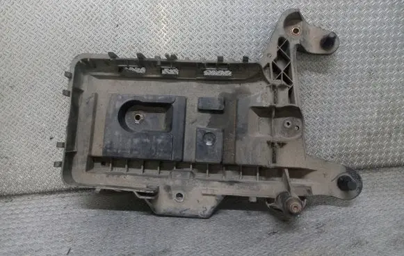 Volkswagen PASSAT B6 Battery tray 1K0915333H