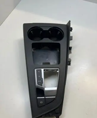 Cup holder front